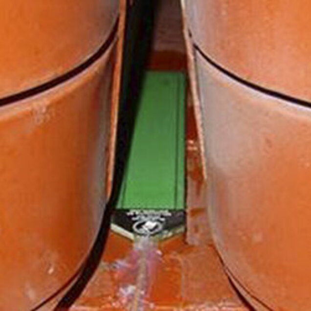 Luftspaltsensoren werden auf dem Statorblechpaket befestigt